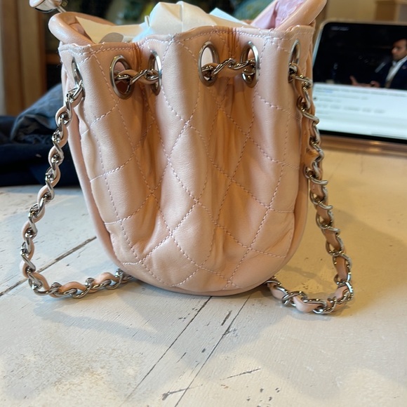 Chanel kiss lock blush pink purse - Picture 9 of 13